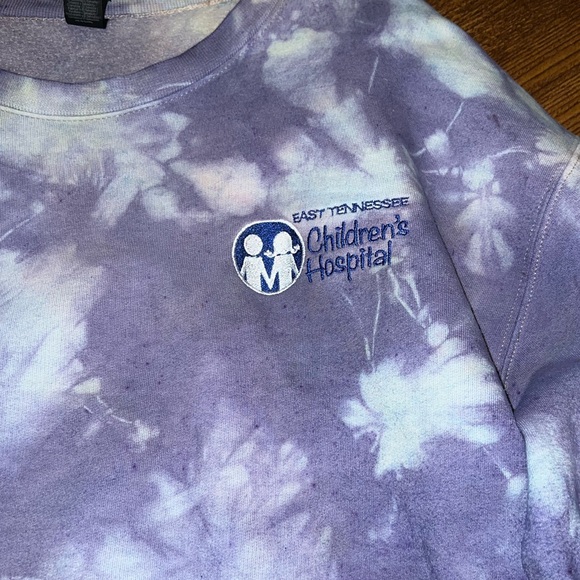 Gildan Softstyle Purple East TN Children’s Hospital Tie Dye Sweatshirt Size M - Picture 4 of 10